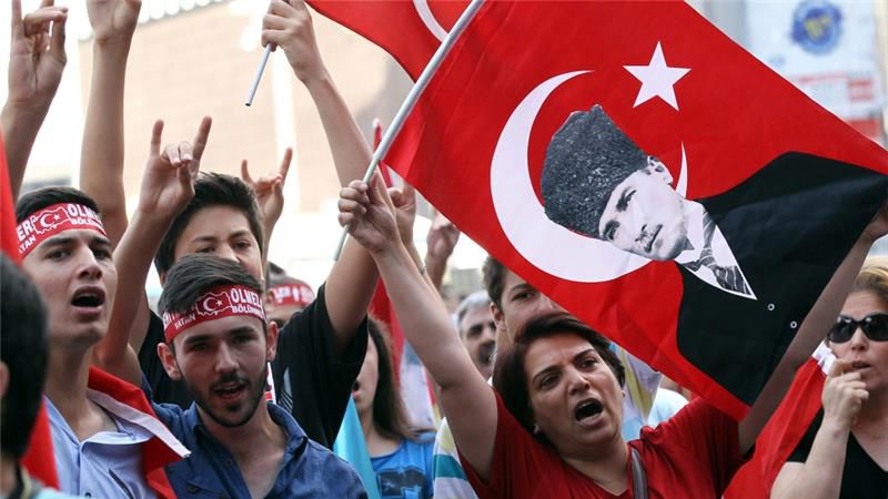 كيف تحولت تركيا الى العلمانية