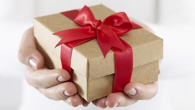 كيفية اختيار الهدية و تقديمها