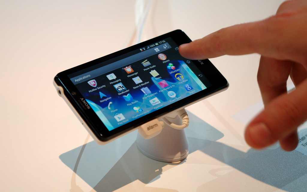 مواصفات و اسعار هاتف سوني اكسبيريا في Sony Xperia V