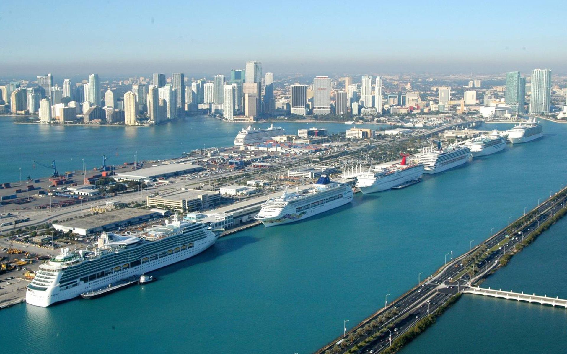 ميناء ميامي اكبر ميناء للرحلات البحرية في العالم