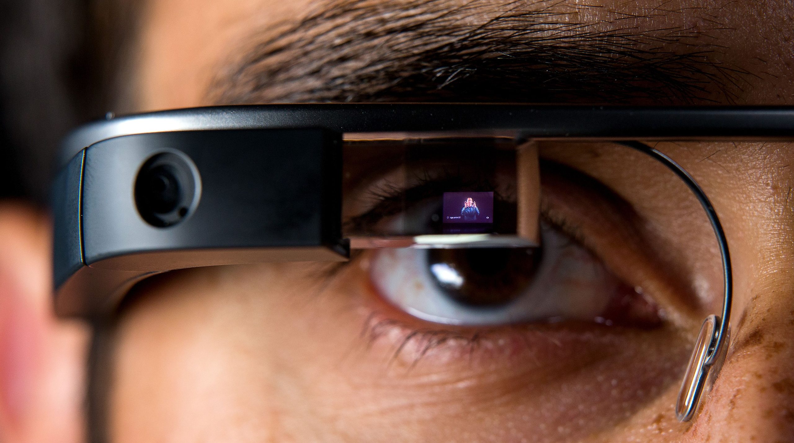 إصدار الجيل الثاني من نظارة جوجل Google Glass و مشروع “Aura”