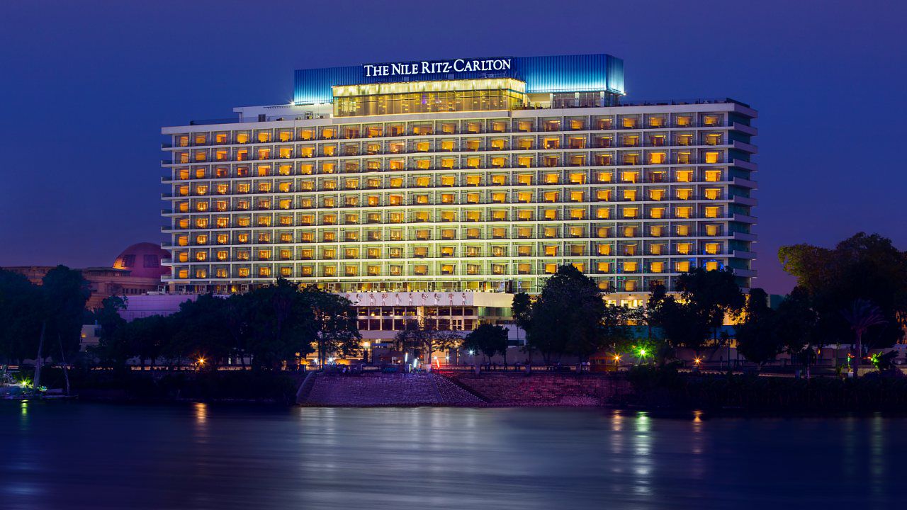 بالصور تقرير شامل عن فندق “ريتزكارلتون النيل”