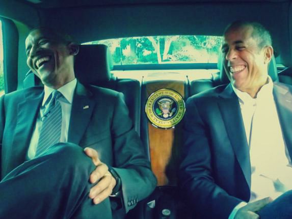 تفاصيل مقابلة أوباما مع الصحفي الذي سخر منه في برنامج “Comedians in Cars Getting Coffee”