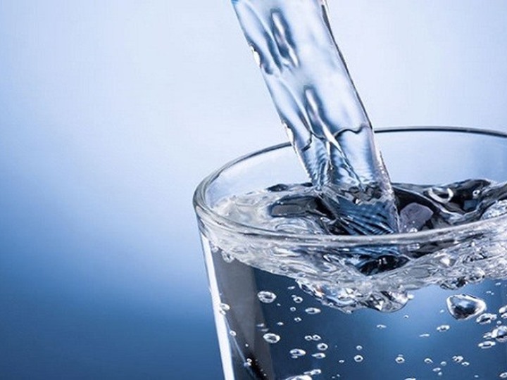 تقرير عن كيفية شرب المياه للمرأة الحامل