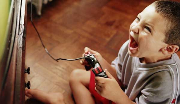 دراسة تحذر من اكتئاب مبكر لأطفالنا بسبب شاشات التلفاز