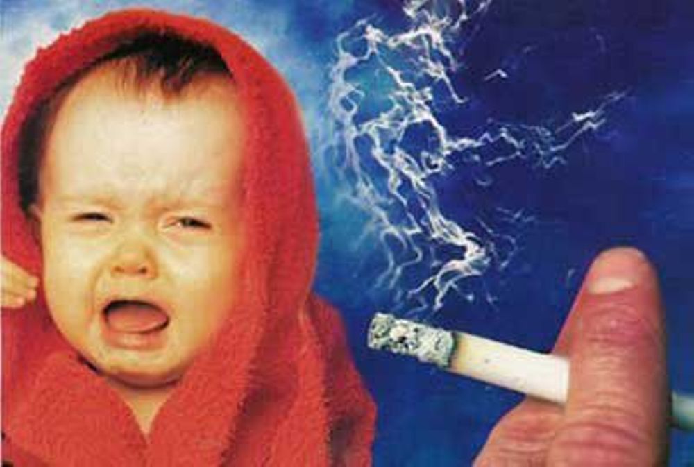دراسة طبية حديثة توضح خطورة التدخين على صحة الأطفال