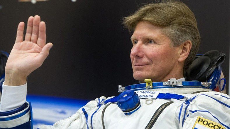 رائد فضاء روسي يسجل رقما قياسيا جديدا