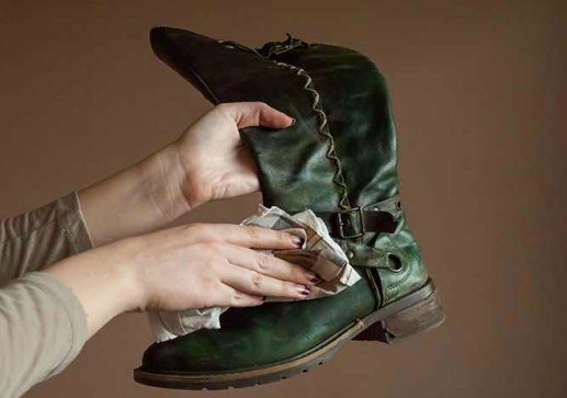طرق المحافظة على الحذاء الجلدي