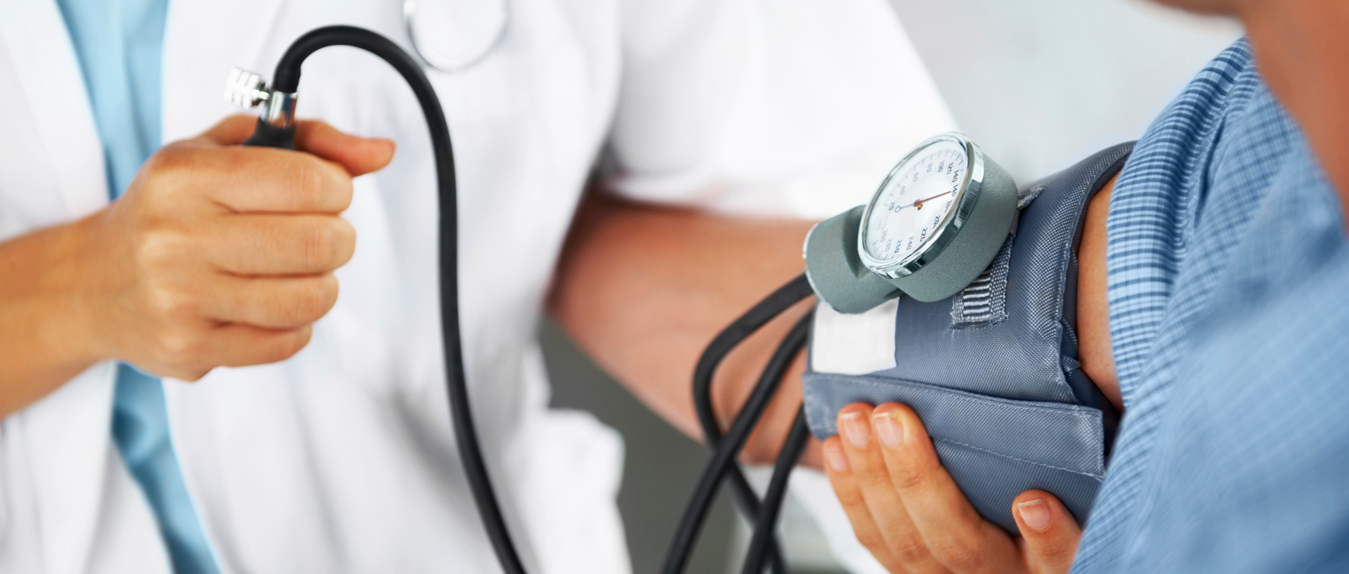 طريقة قياس ضغط الدم بدون جهاز بالصور