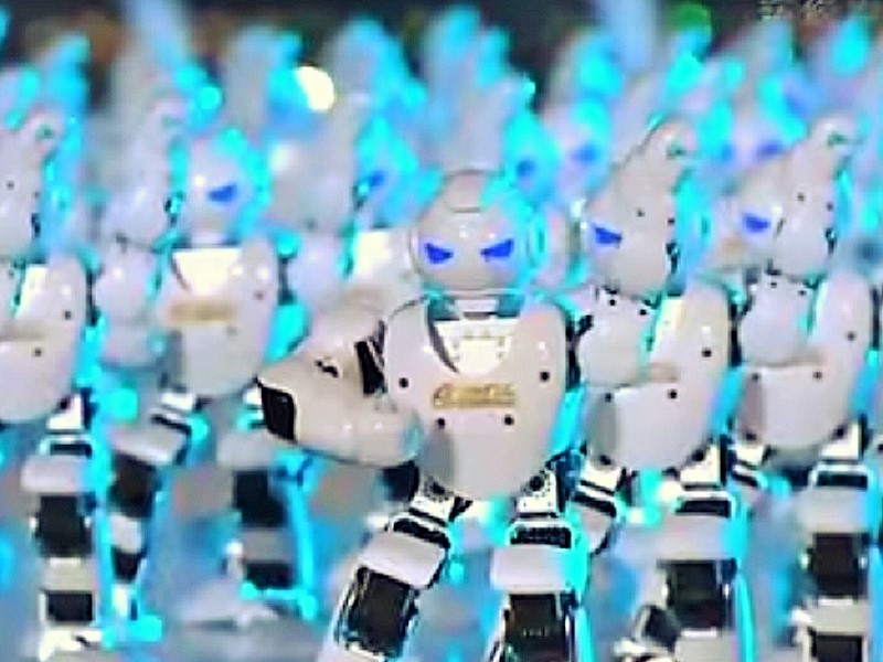 غرائب الفيديو : 500 روبوت راقص احتفالًا بالسنة الصينية الجديدة
