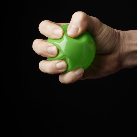 فوائد كرة اليد المطاطية لتخفيف الضغط
