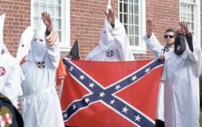 ما هي جماعة الكراهية المتشددة “كو كلوكس كلان” “Ku Klux Klan” ؟