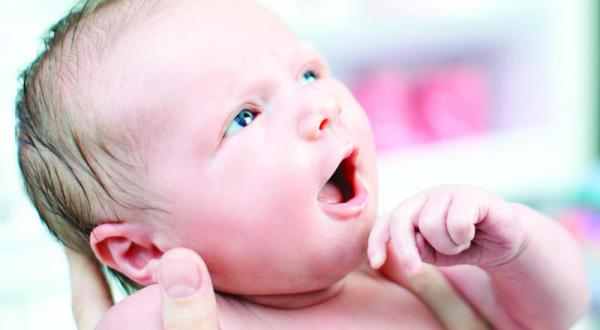 مراحل الرؤيه عند الطفل حديثي الولاده