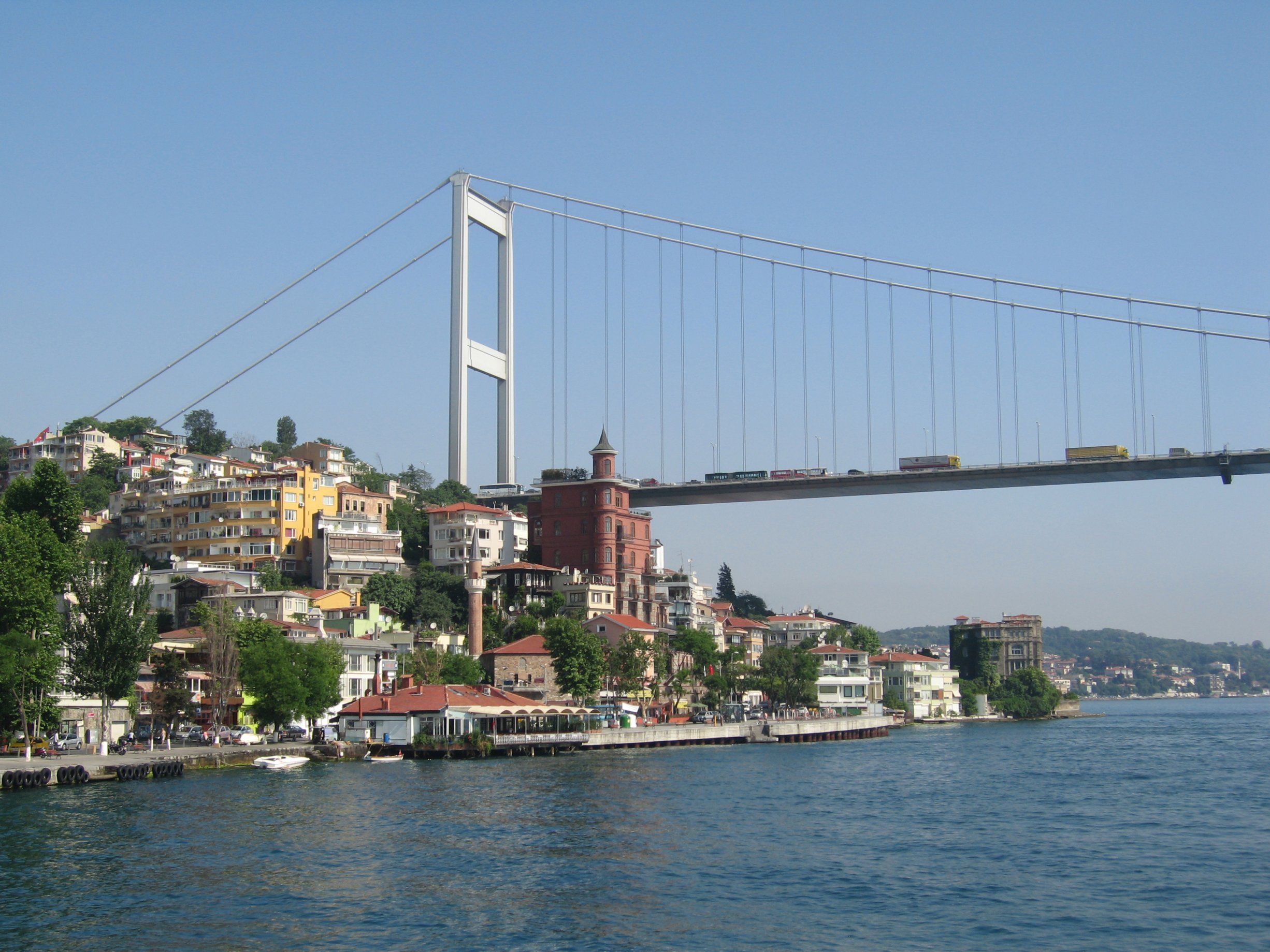 مقارنة بين اسطنبول وموسكو