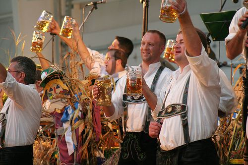 مهرجان البيرة في ميونيخ يفصل المسلمين عن المحتفلين
