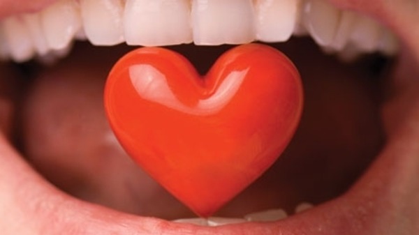 هل إهمال الأسنان يؤثر على القلب