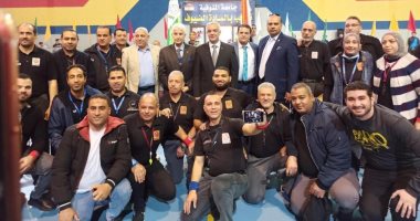 مصطفى حسين يصعد لنهائى بطولة العالم للمصارعة الرومانية