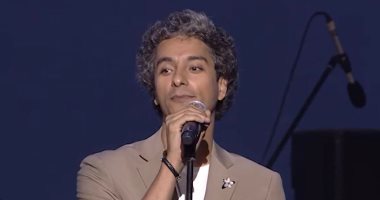 محمد محسن من حفله بالعلمين: سعيد جدًا لوجودى معاكم فى المهرجان.. فيديو