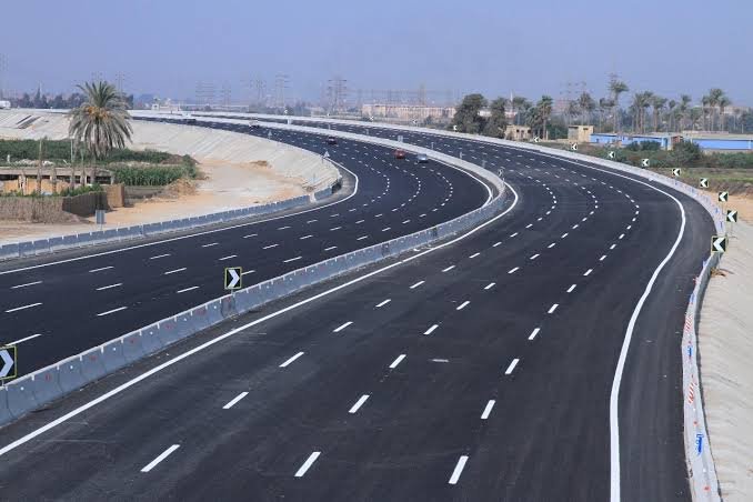 أستاذ هندسة: القاهرة كانت ستتحول لجراج كبير لولا مشروعات الطرق