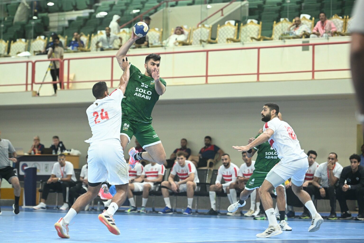 الزمالك يسقط أمام العربي الكويتي 33-32 في البطولة العربية لكرة اليد