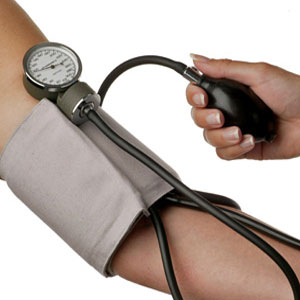 اعراض و اسباب انخفاض ضغط الدم و علاج فوري للحالة