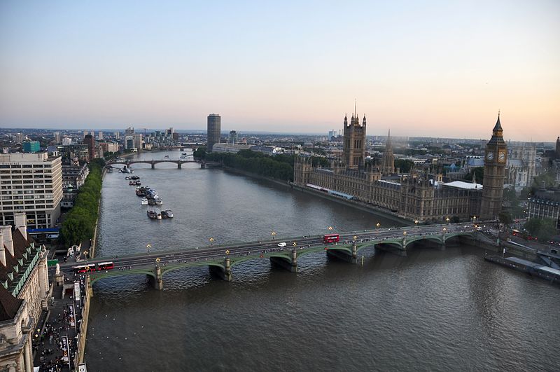 جسر ويستمنستر في لندن