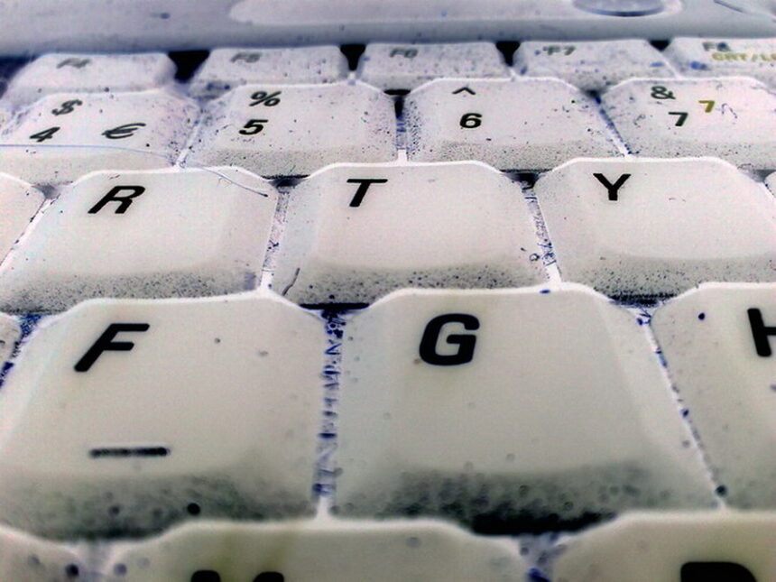 طريقة تنظيف لوحة مفاتيحKeyboard اللاب توب