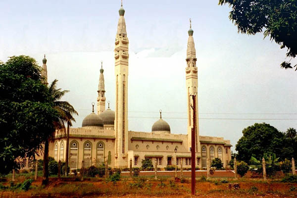 مسجد كوناكري الكبير … رابع اكبر مسجد في افريقيا