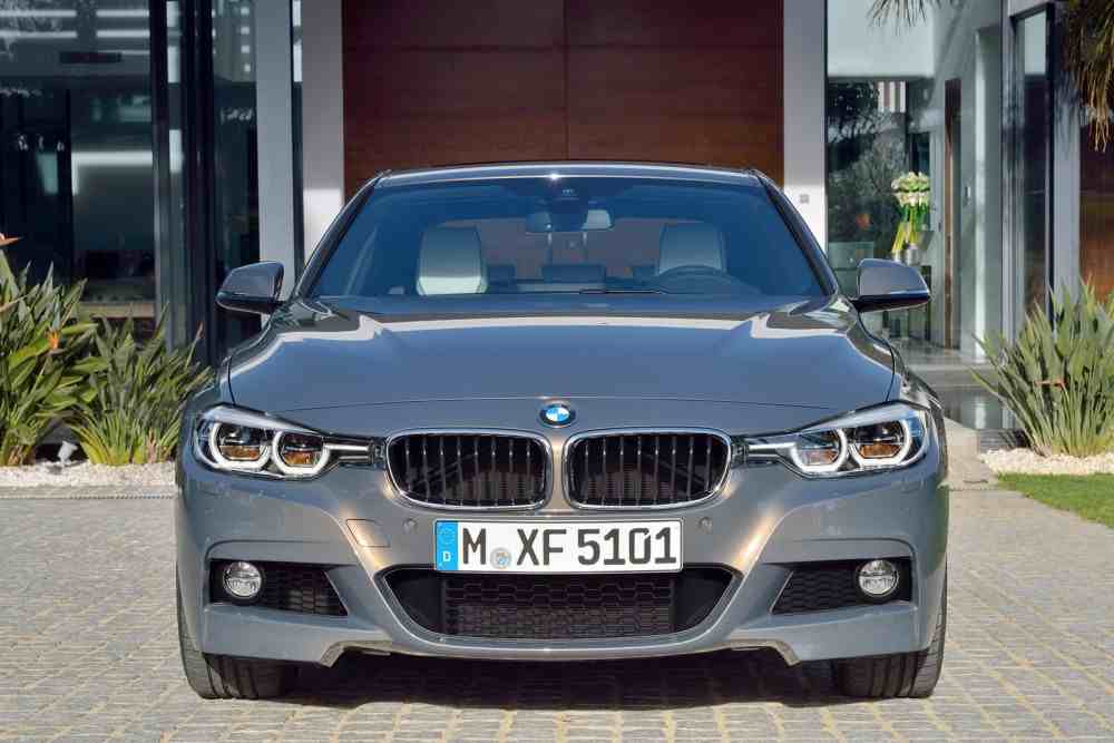 صور و مواصفات بي ام دبليو الفئة الثالثة ” BMW 3 2016 “
