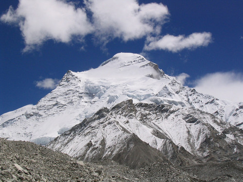 جبل تشو أويو … يقف الجبل على حدود التبت ونيبال