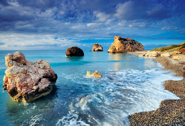 جزيرة قبرص … ما بين تركيا واليونان وبريطانيا
