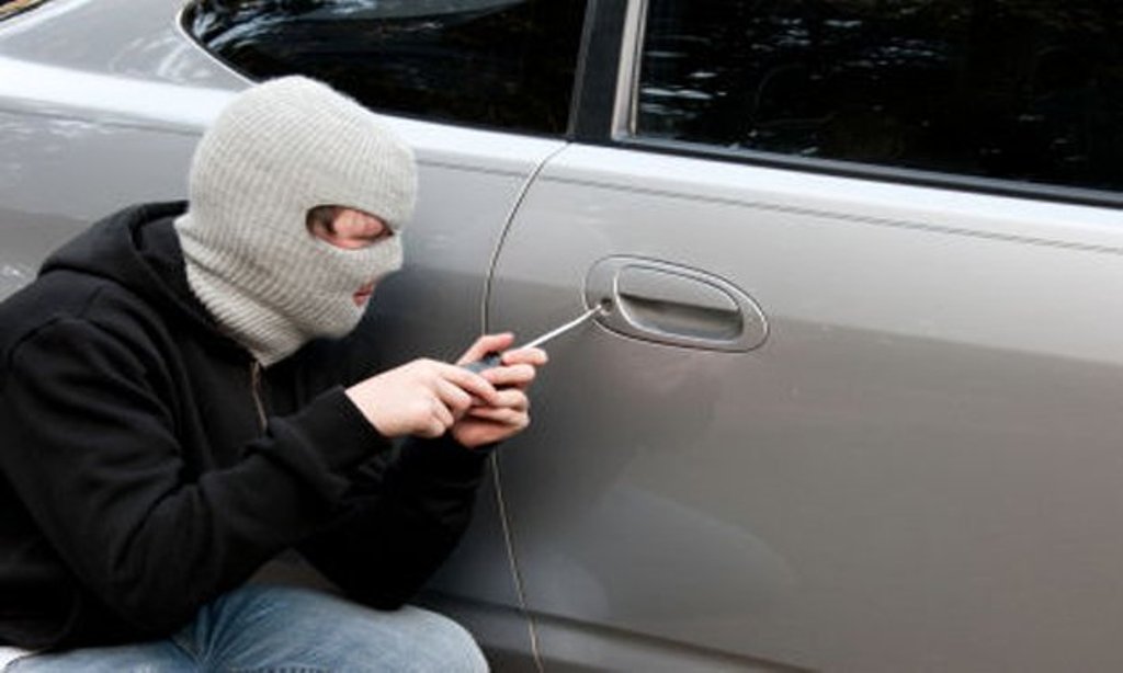 كيف تقوم بحماية سيارتك من السرقة