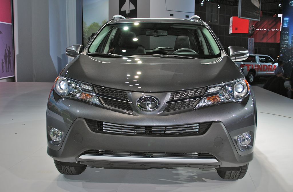 صور و سعر راف فور ستاندر 2014 – Toyota Rav4