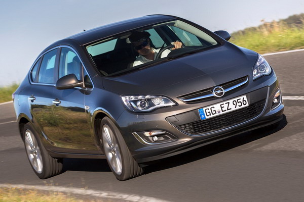 السيارات الألمانية اوبل استرا كوزمو 2014 Opel Astra Cosmo