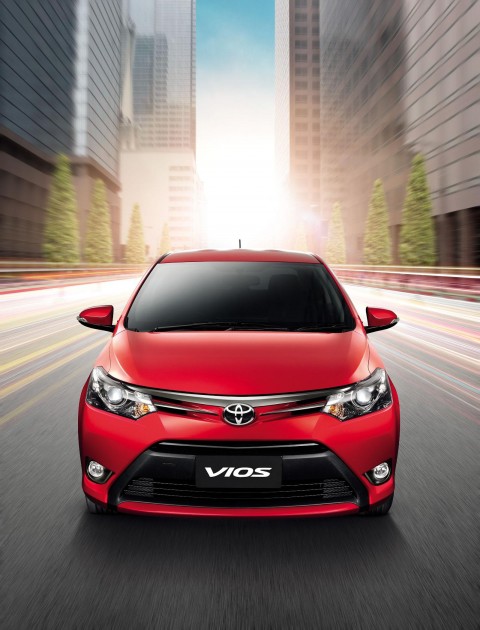 صور و اسعار تويوتا يارس 2014 Toyota Yaris